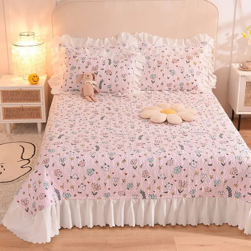 DecorBites chiffon quilted pink floral bed spread set with white ruffled edges and matching pillowcases queen size cotton