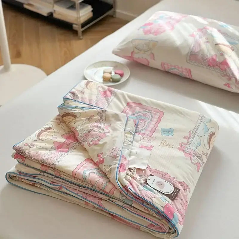 Cream-colored decorbites children cartoon summer cooling quilt with pink and blue princess print for double bed use