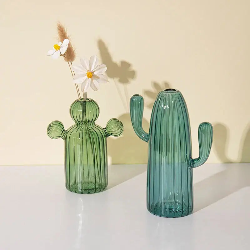 Decorbites™ farbenfrohes Set aus Kaktus-Glasvasen mit zwei transluzenten grünen Glasvasen in helleren und türkisfarbenen Tönen