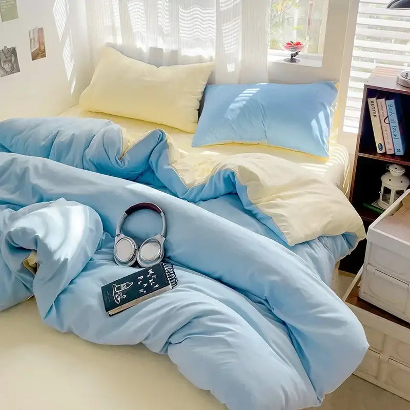 Decorbites cotton bedding set with a cozy two-toned duvet cover in pastel blue and pale yellow cotton bedding