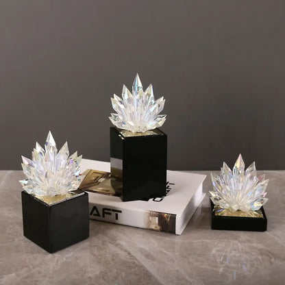 Decorbites™ Decoración de Mesa Loto de Cristal con Base Negra