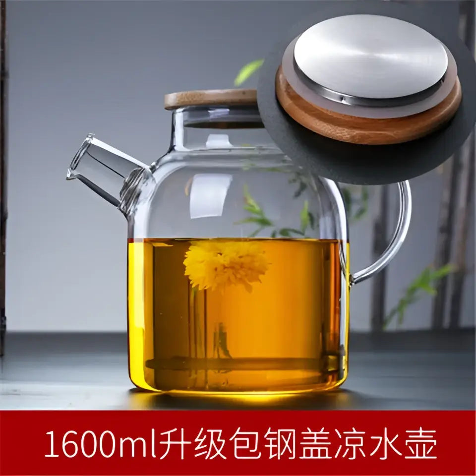 Decorbites glass teapot cold water jug 1000ml filled with golden tea in clear glass with wooden lid and stainless steel seal