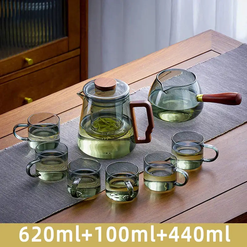 Clear glass decorbites glass teapot with wooden lid and handle and matching transparent cups for kung fu tea ceremony