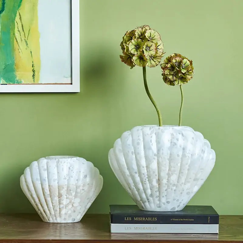 White textured seashell-shaped decorbites glass vase with speckled finish for glass vase floral home decor arrangements