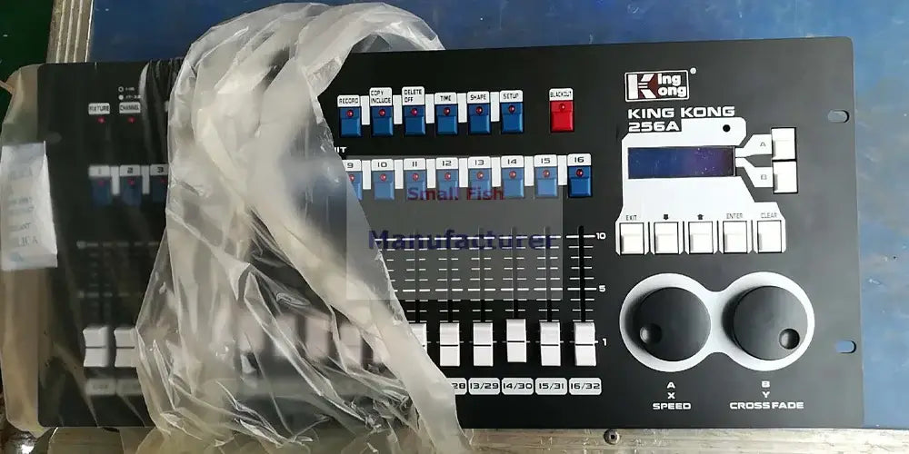Black king kong 256a lighting control panel by decorbites king kong with blue red buttons and white speed crossfade knobs