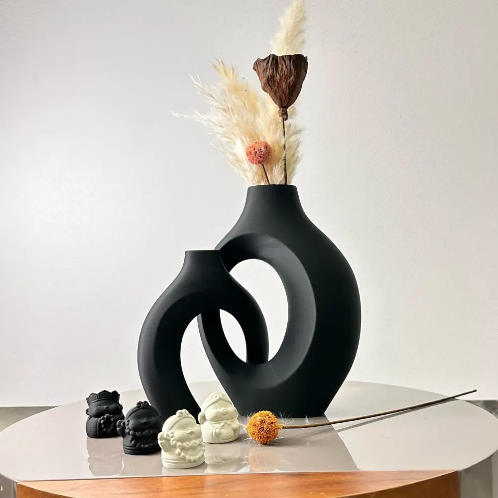Black matte ceramic large dried vase with modern abstract interlocking ring design from decorbites dried vase set