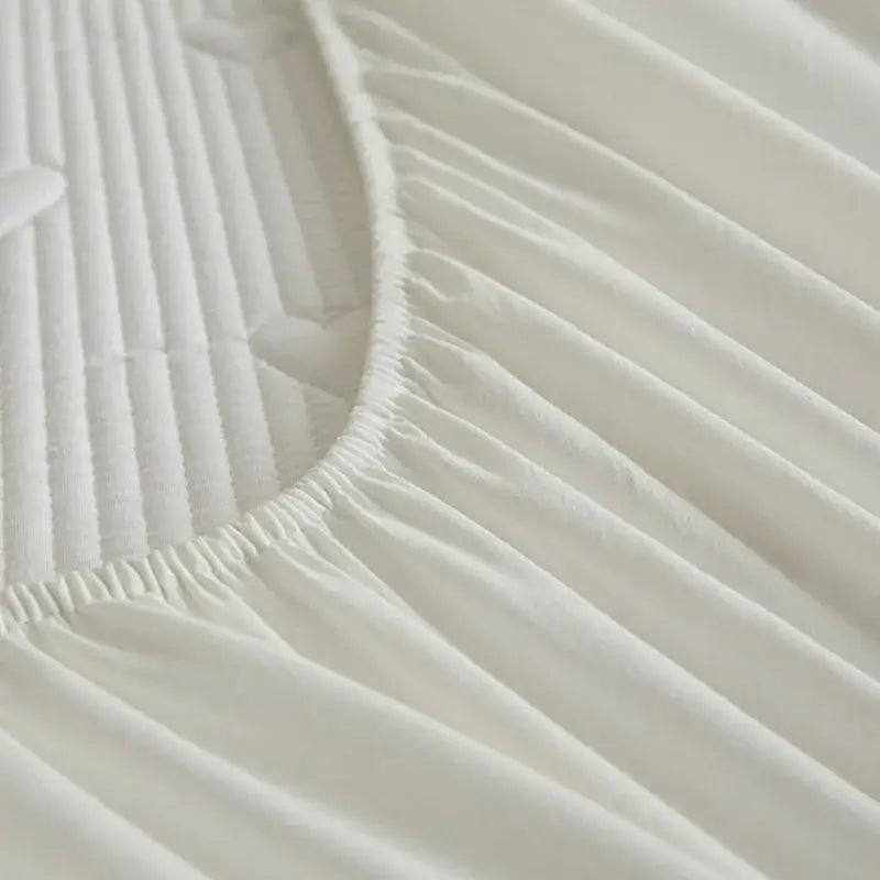 White decorbites love pattern cotton fitted sheet single with soft ribbed texture and elasticized anti-slip edge