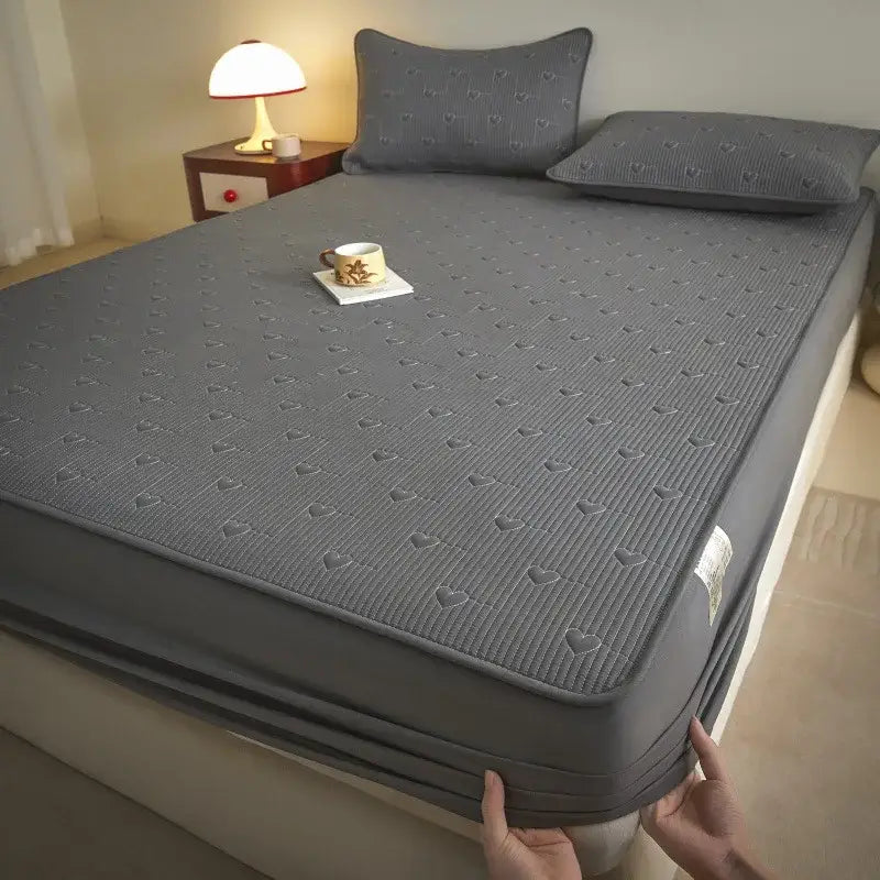 Gray quilted decorbites love pattern cotton fitted sheet with heart-shaped stitching for anti-slip luxury comfort