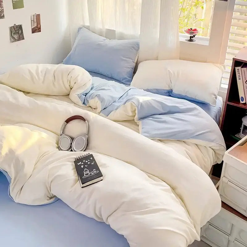 Decorbites luxurious 4-piece cotton bedding set with cream and light blue two-tone plush fabric duvet set