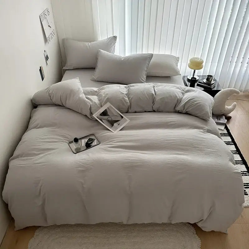 Decorbites™ luxurious cotton bedding set with light gray quilted duvet cover and plush matching pillows