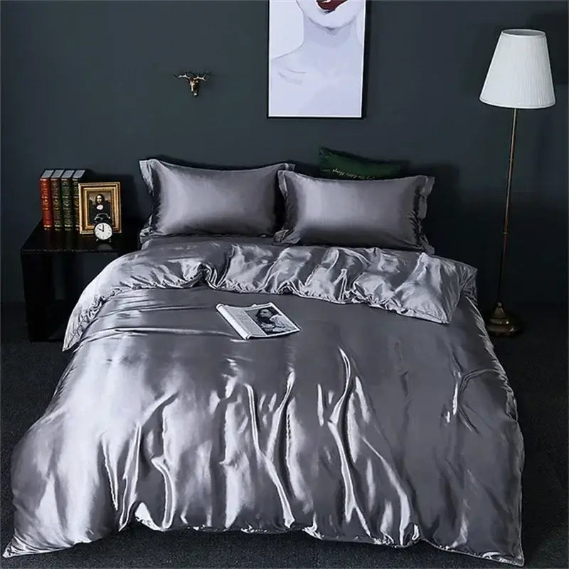 Decorbites™ luxurious mulberry silk bedding set in silver satin with matching pillows and glossy smooth duvet cover pcs