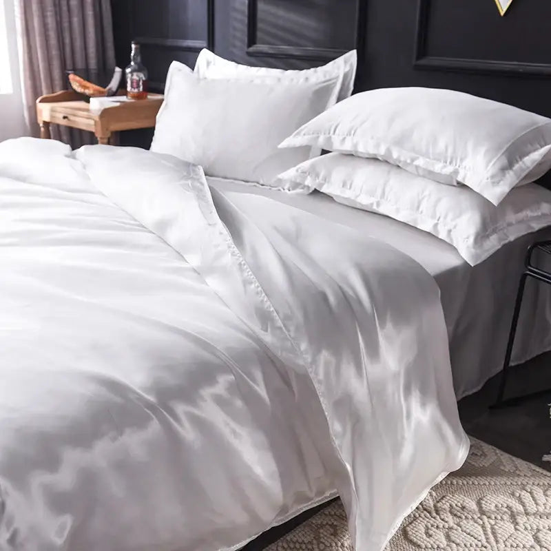 Decorbites™ luxurious silk bedding set in white satin with smooth glossy finish featuring duvet cover and pillowcases