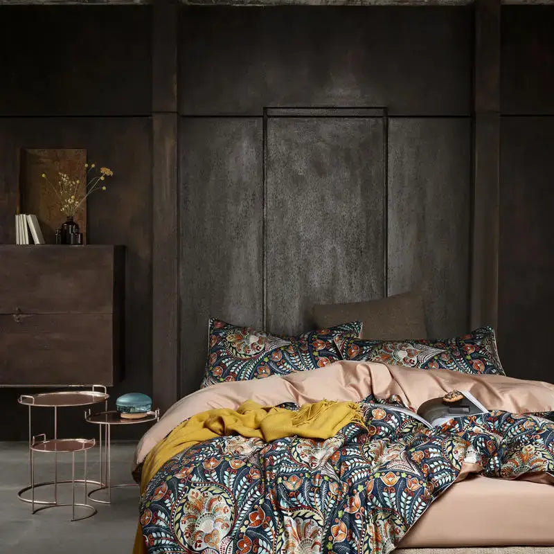 Decorbites luxury egyptian cotton duvet cover and pillowcases with intricate paisley design in navy rust and cream tones