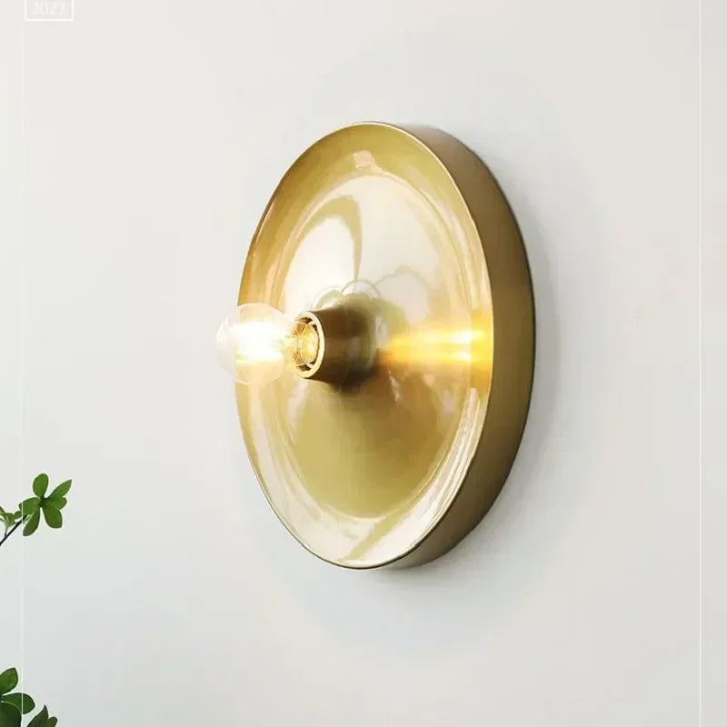 Minimalist Bauhaus Lamp - Gold / Medium 16cm
