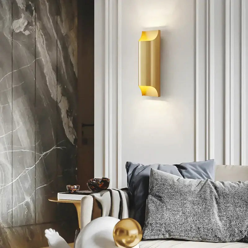 Gold-finished decorbites wall lamp with sleek curved design modern brass led wall lamp for indoor lighting