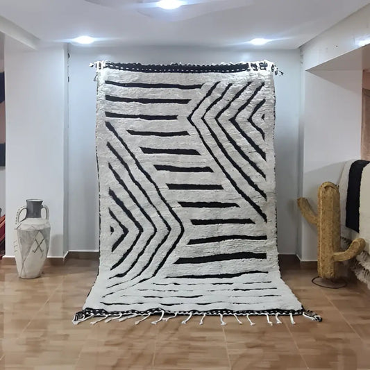 Decorbites™ moroccan handmade beni ouarain rug 2.5m x 1.5m with bold black and white geometric patterns by skilled artisans