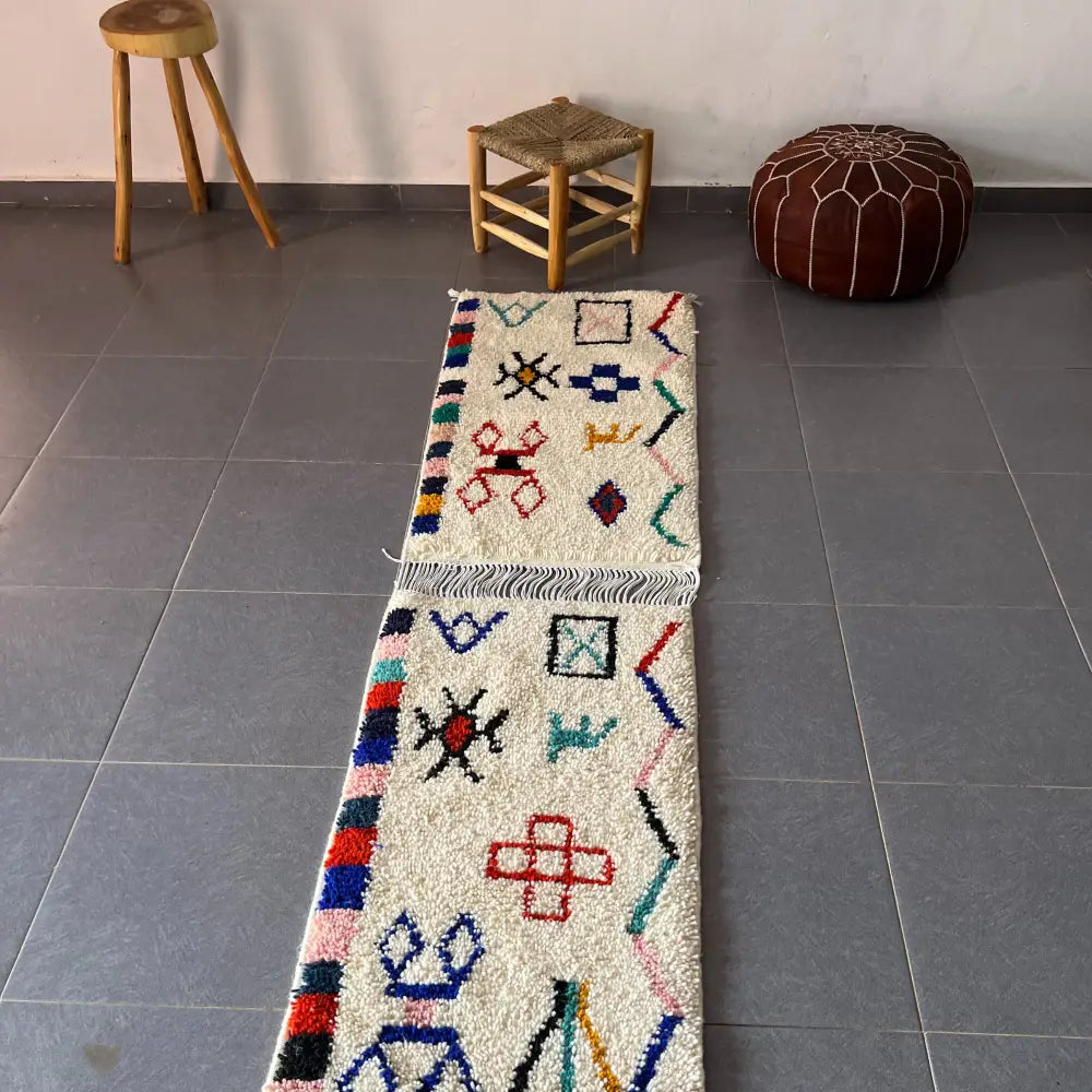 Decorbites™ moroccan handmade small beni ouarain rug 1m 70cm cream with vibrant geometric patterns and fringed edge