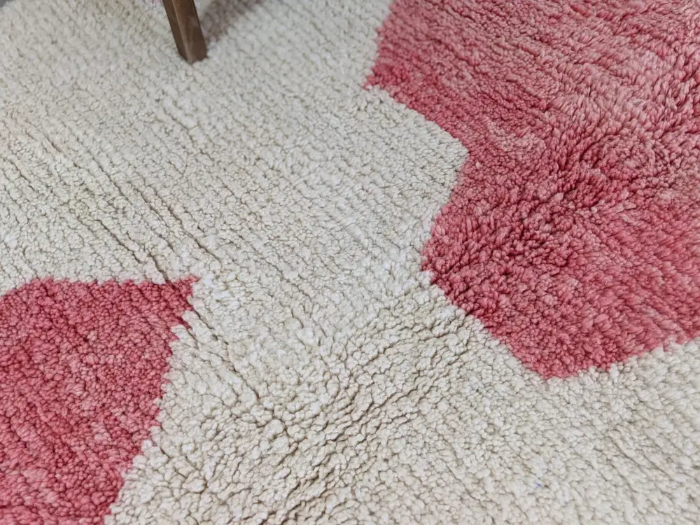 DecorBites moroccan handmade traditional azilal rug 255 x 155 cm with cream and pink geometric pattern and soft texture