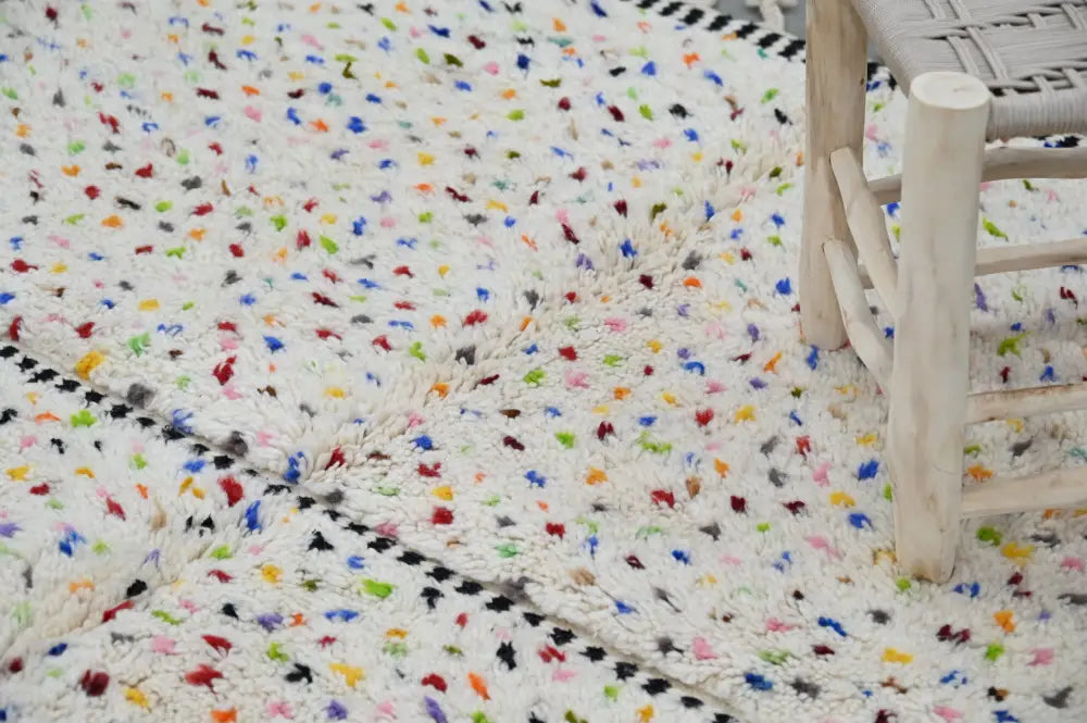 Decorbites™ moroccan handmade traditional azilal rug with colorful speckles on fluffy white and black border 257 x 160 cm