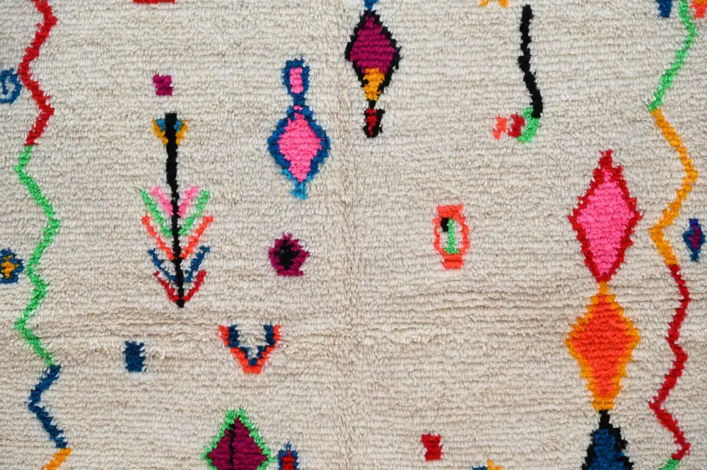 Decorbites™ moroccan handmade traditional azilal rug with cream base and vibrant multicolor geometric patterns 262 x 142 cm