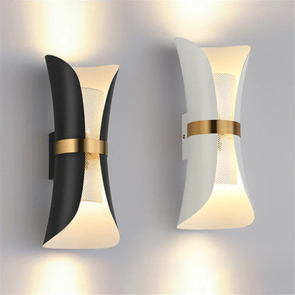 Nordic Wall Lamp - Black & Gold
