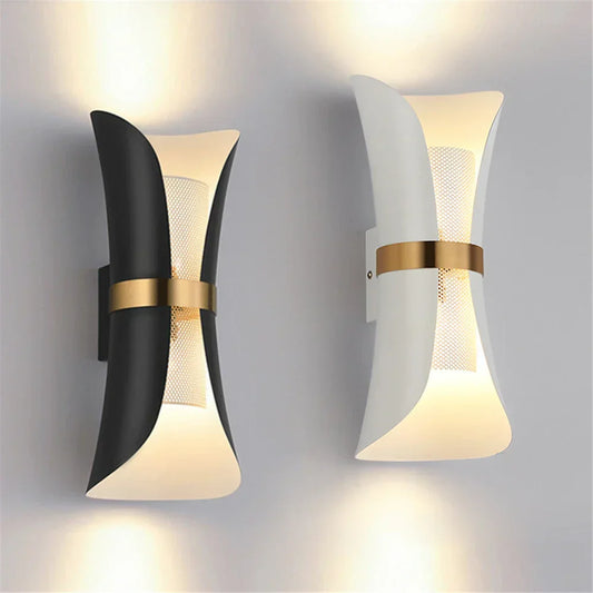 Nordic Wall Lamp - Black & Gold