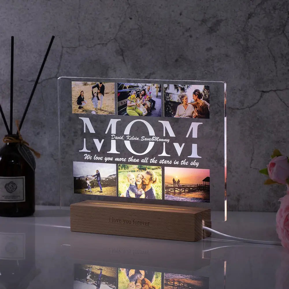 Clear acrylic lamp with engraved mom and custom photo illuminated by wooden base with protective film for family gift