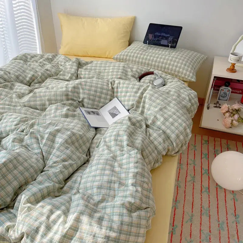Soft green and white plaid diamond jacquard duvet cover with a cozy textured fabric finish for skin friendly bedding