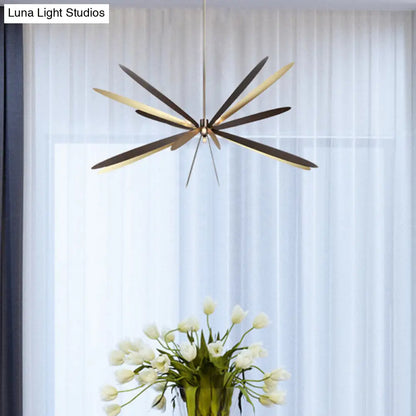 Lámpara de araña Libélula: Negra y dorada, estilo moderno, colgante metálico de 6 luces