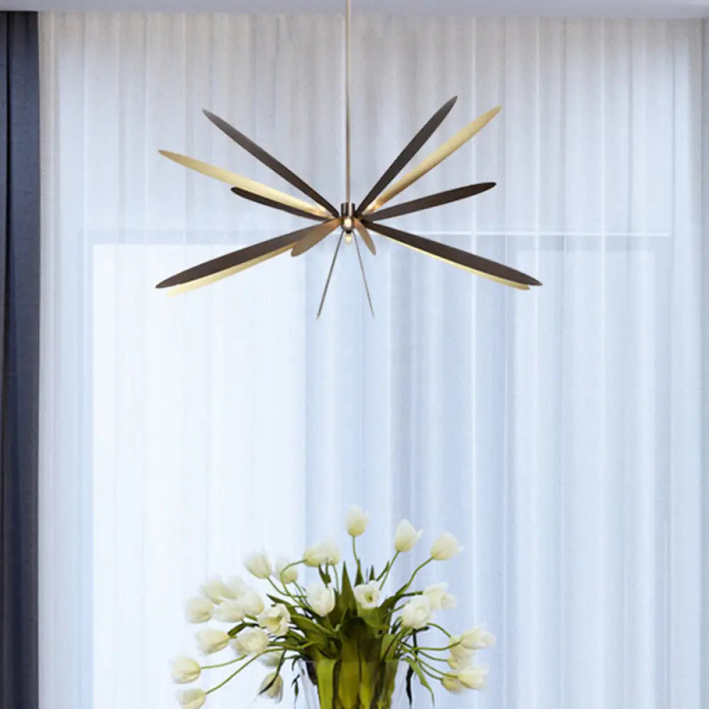 Lámpara de araña Libélula: Negra y dorada, estilo moderno, colgante metálico de 6 luces