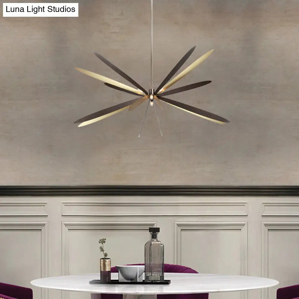 Lámpara de araña Libélula: Negra y dorada, estilo moderno, colgante metálico de 6 luces