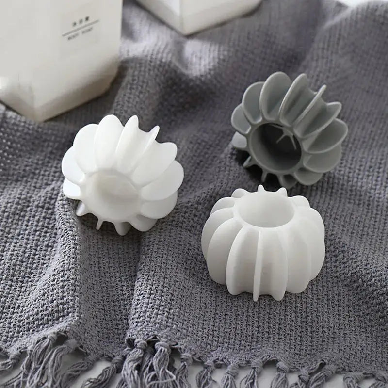 Eco-friendly laundry washing white and gray silicone flower-shaped detergent dispensers 10-piece set