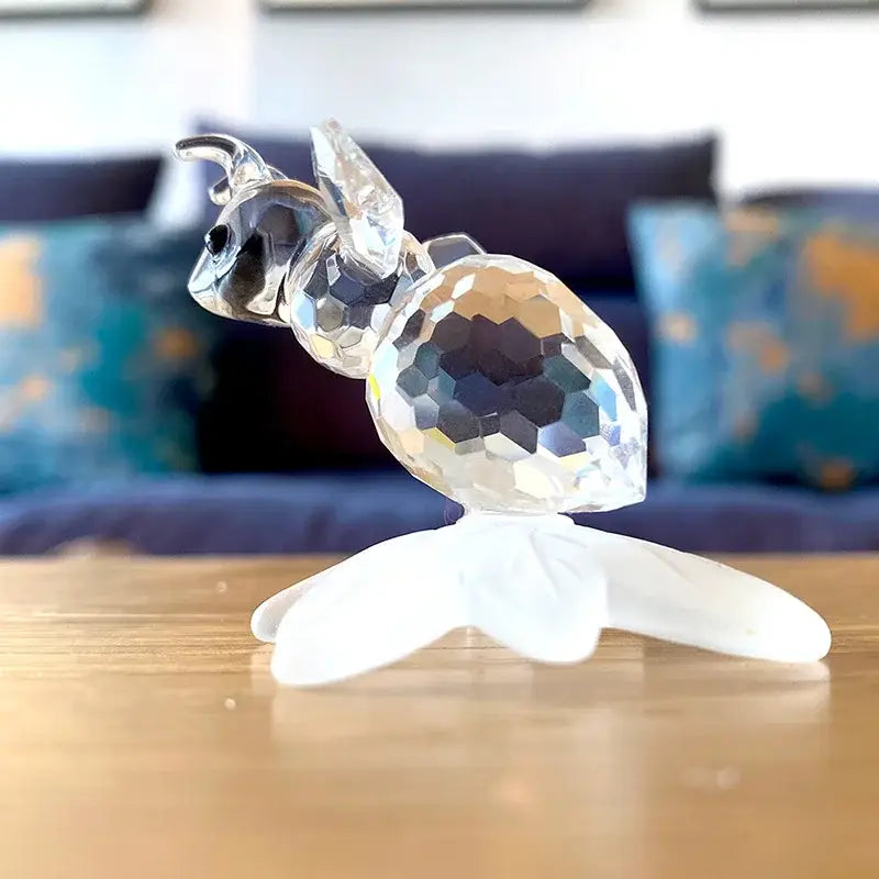 Faceted clear decorbites crystal bee with hexagonal pattern and translucent wings with leaf glass figurine decor