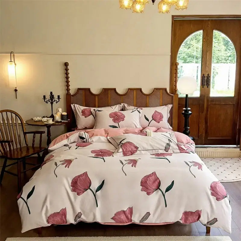 Pink floral printed egyptian cotton bedding set with soft cotton fabric and delicate rose motifs for bedroom use