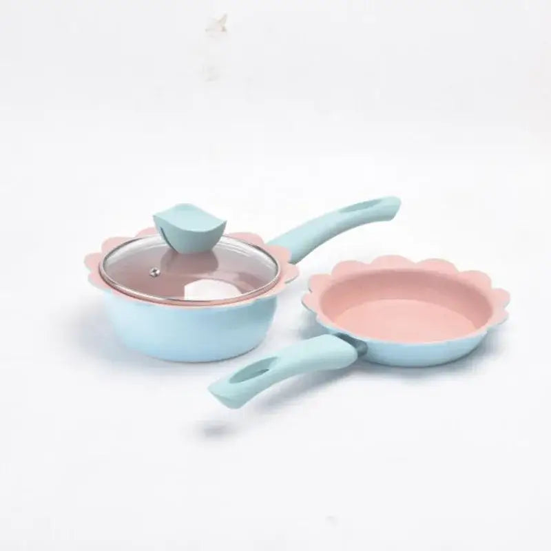 Pastel blue and pink flower-edged baby food pot cookware set with glass lid for preparing baby food
