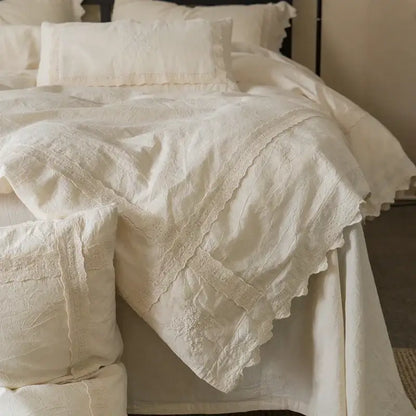 Cream-colored cotton linen bedding set with delicate lace trim and subtle embroidery for vintage bedroom decorbites cotton linen