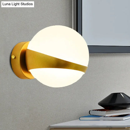 ديكوربايتس™ مصباح حائط زجاجي مصنفر بلمسة نهائية ذهبية - تصميم كروي عصري (رأس نصف)