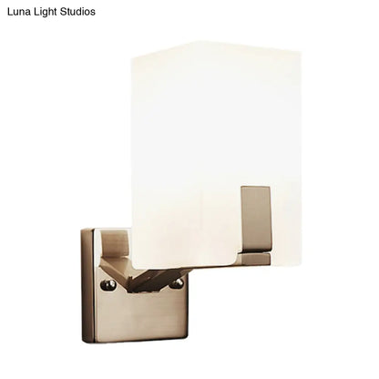 Aplique de pared DecorBites™ de cristal esmerilado con soporte moderno de níquel, 1 luz