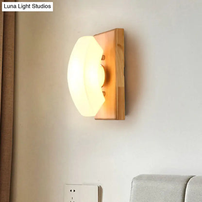 Aplique de pared DecorBites™ de cristal blanco esmerilado - Aplique nórdico individual azul con placa posterior de madera