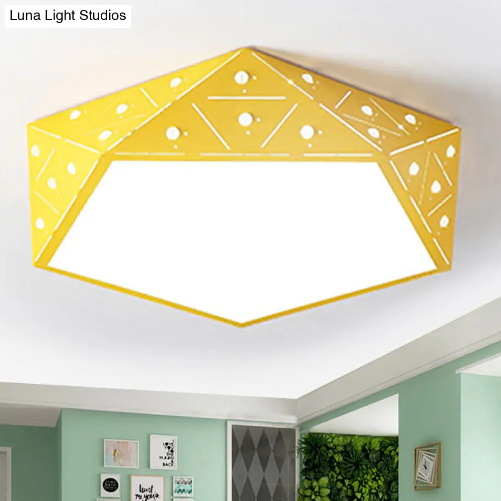 Lámpara de techo LED geométrica de acrílico DecorBites™ (16"/19.5" de ancho) - Colección Macaron - Opciones en rosa, azul y amarillo
