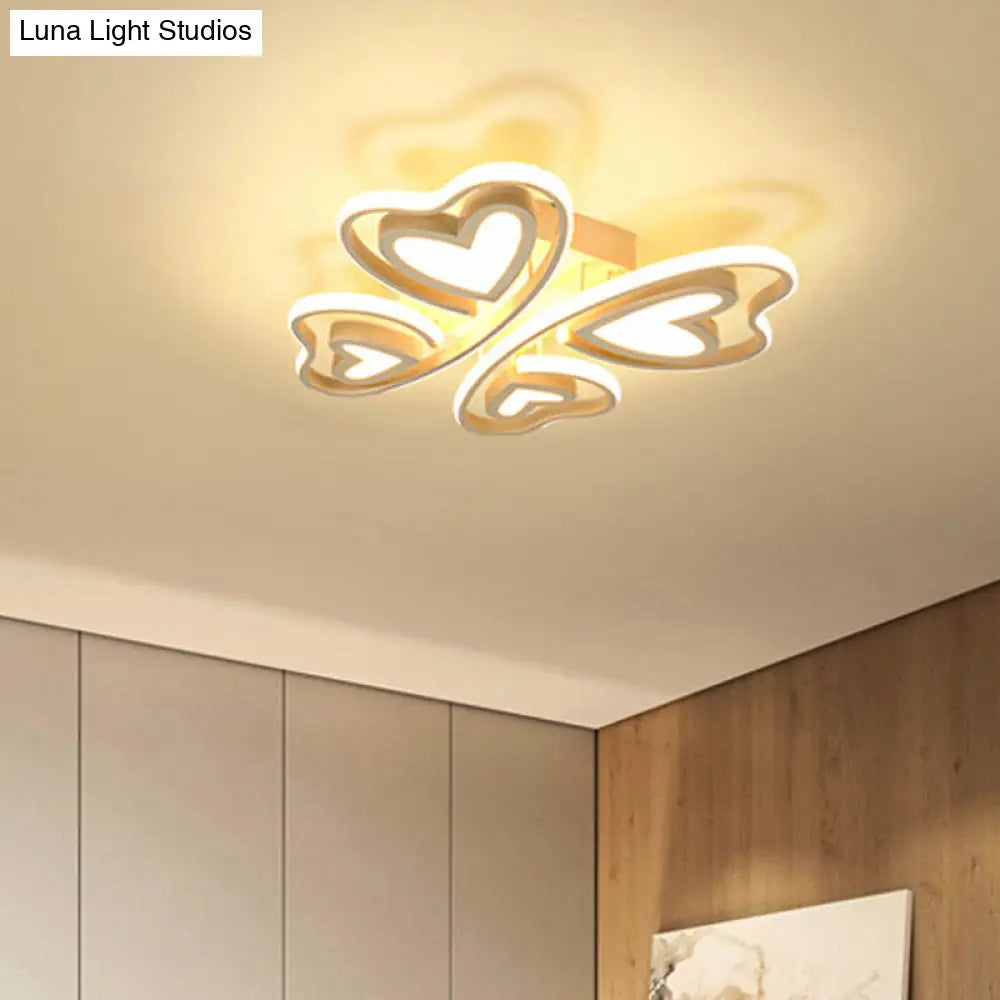 ديكوربايتس™ - مصباح سقف LED لغرفة نوم الفتيات: مصباح فراشة أكريليك على شكل قلب محبب