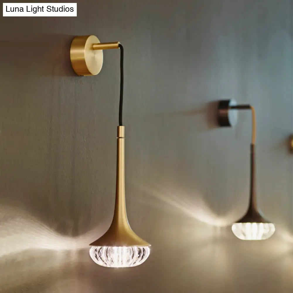 Aplique de pared DecorBites™ Gold Crystal Teardrop - Lámpara LED moderna de 1 cabezal con placa posterior de metal