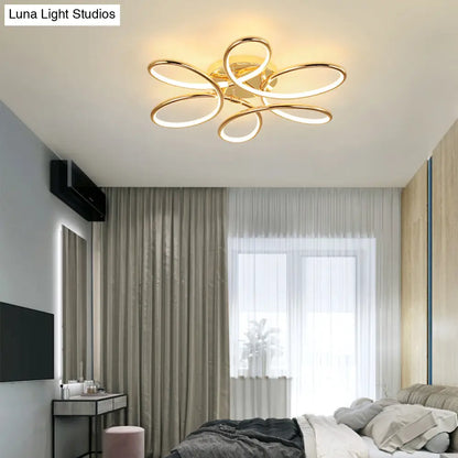 DecorBites™ DecorBites™ Gold Flower LED Flush Mount Ceiling Light - Simplicity meets Elegance