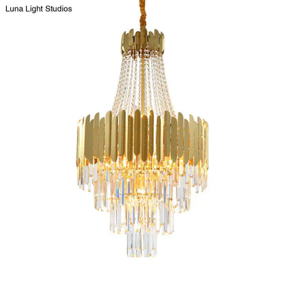 Lámpara de araña dorada de cristal escalonada con 10 bombillas: elegante sencillez y diseño cónico.
