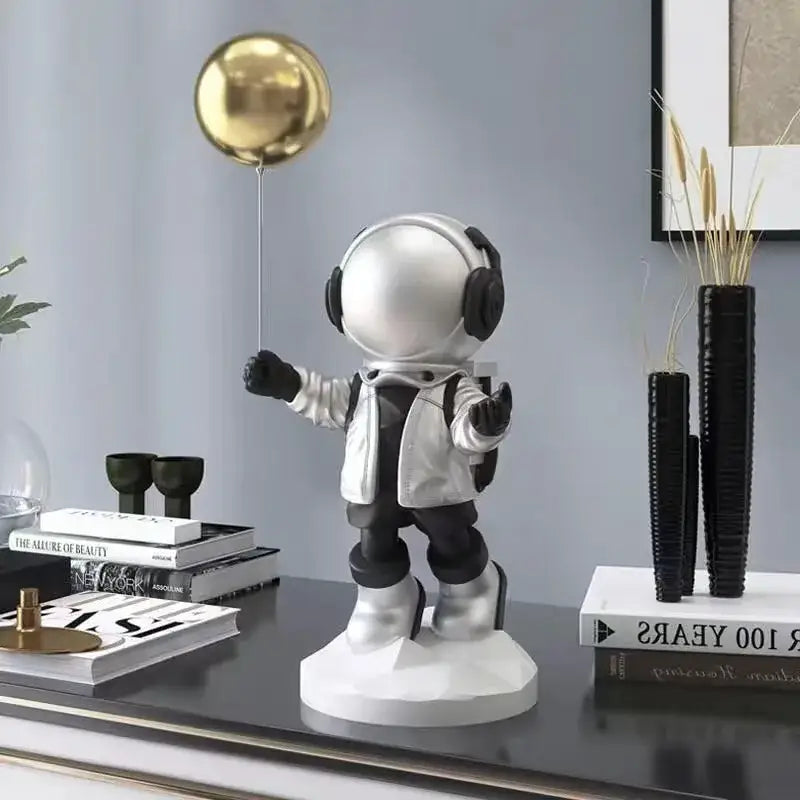 Silver balloon astronaut resin figurine holding gold balloon for resin home decor living room display statue