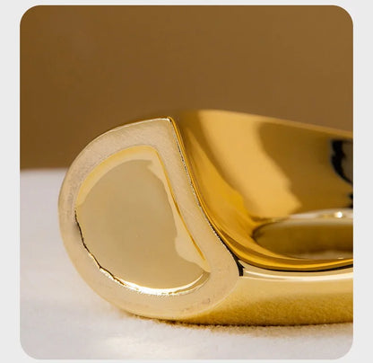 Golden Flower Vase - Home Decor Accessory - golden - Vase