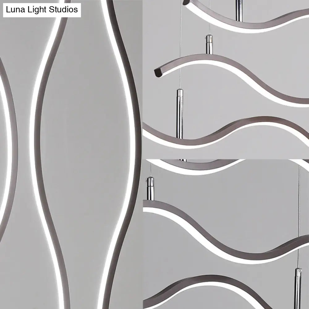 Lámpara colgante LED dorada con diseño ondulado - 56/69/104 cm de ancho - Acrílico - Luz blanca/cálida