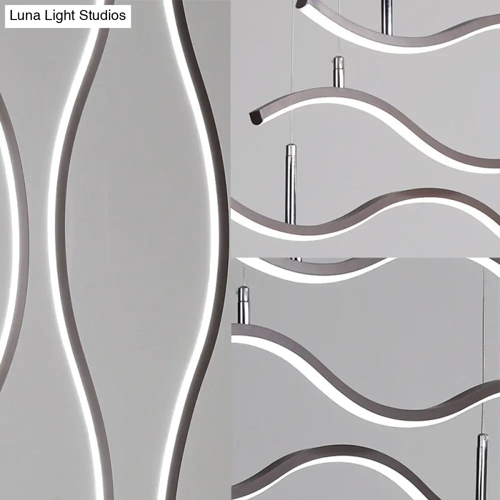 Lámpara colgante LED dorada con diseño ondulado - 56/69/104 cm de ancho - Acrílico - Luz blanca/cálida