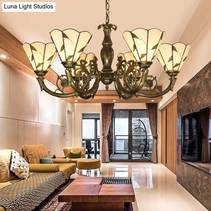 Lámpara de araña de cristal beige tallado a mano con borde festoneado - Lámpara colgante clásica