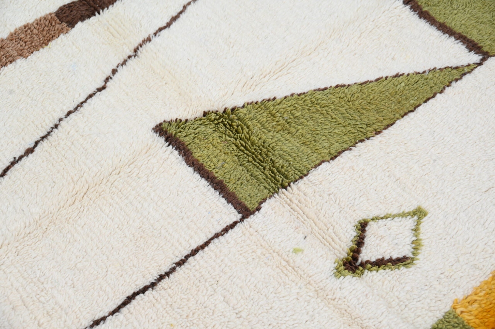 Handmade Moroccan Azilal Rug - 237x146 cm - Moroccan Rugs